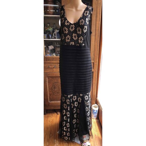 Dresses & Skirts - Candolite Black Gold Lace Overlay Maxi Evening Dress Trumpet Hem  Large